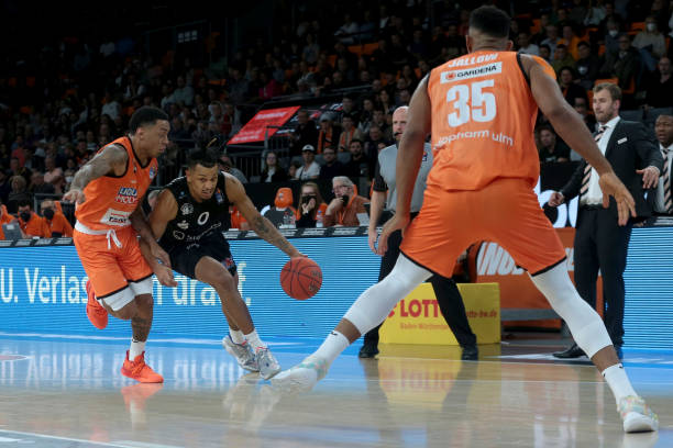 刻为球队贡 刻为球队贡